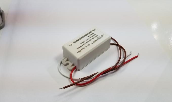 Электропитание СИД напряжения тока водителя 12V 6W 0.5A СИД CE пластиковое расквартировывая постоянн 1